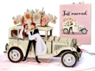 trouwauto3 just married compilatie Romantische Trouwkaart Trouwauto met Bruidspaar Wenskaart Popcards pop-up kaart – Trouwkaart trouwauto bruidspaar bloemen witte auto getrouw verloofd huwelijk huwelijkskaart 3D wenskaart