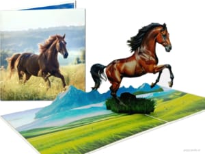 Carte pop-up Popcards – Cheval brun cabré au galop, paysage de montagne, amoureux des chevaux, carte de vœux 3D